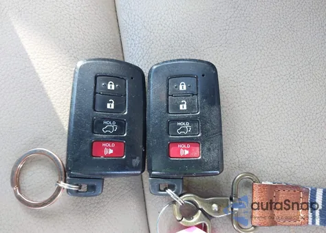 2013 Toyota Rav4 Limited z USA, uszkodzony, nr VIN 2T3DFREV2DW100305